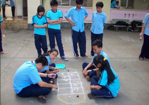 Tìm hiểu một trò chơi dân gian tại địa phương em