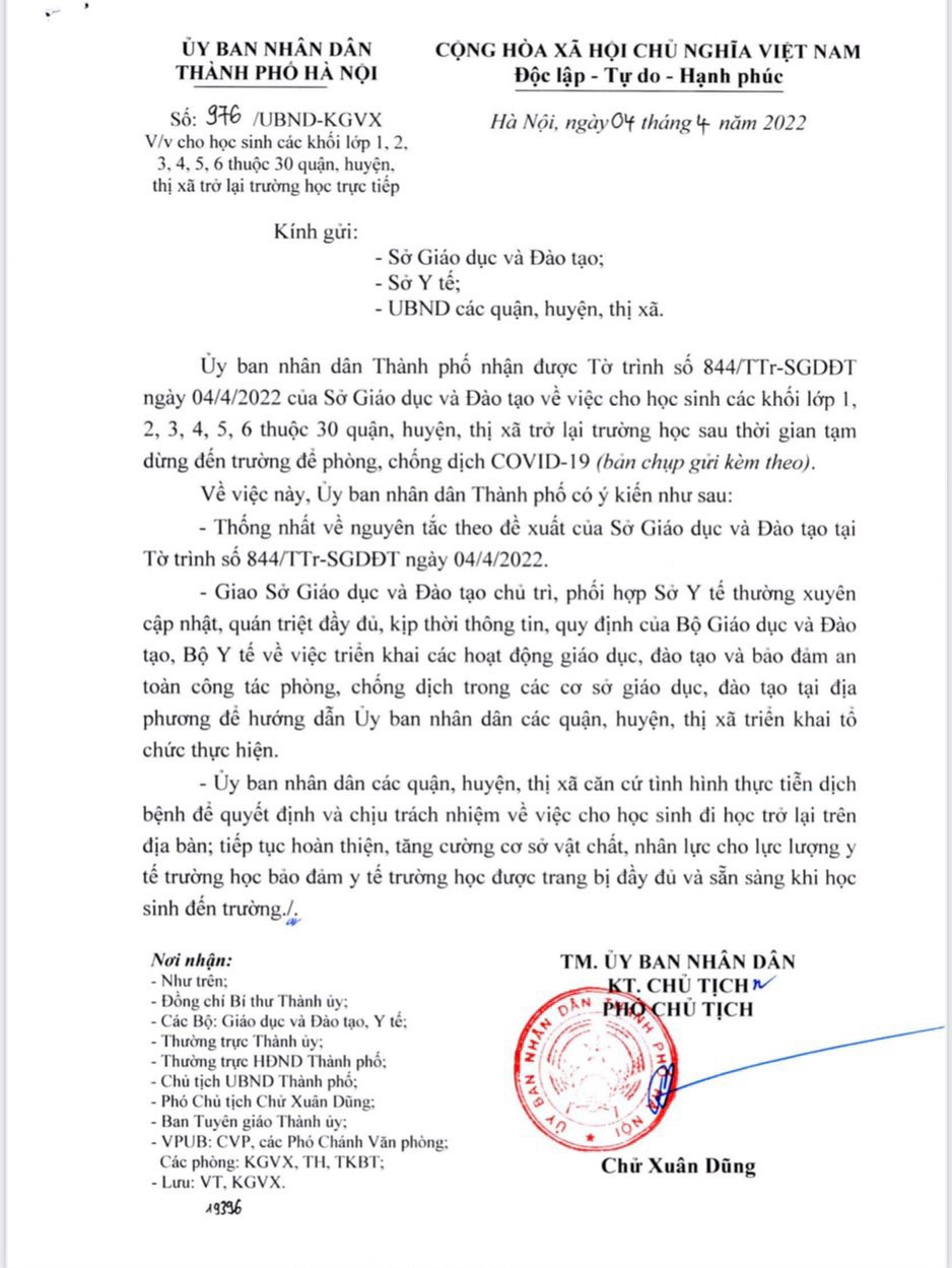 Học sinh tiểu học và lớp 6 ở Hà Nội đi học từ 6/4