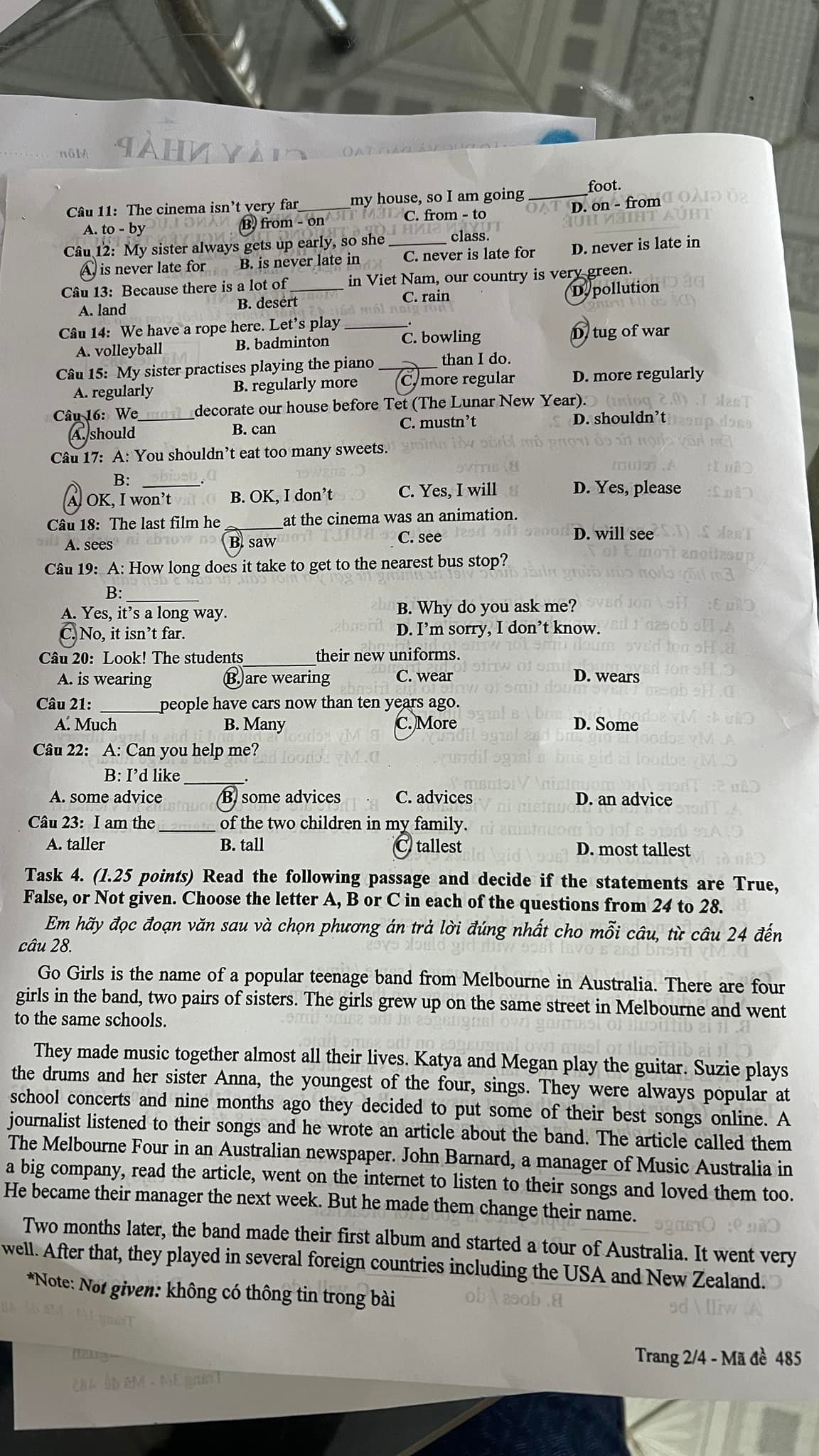 Đề thi vào lớp 6 môn Anh