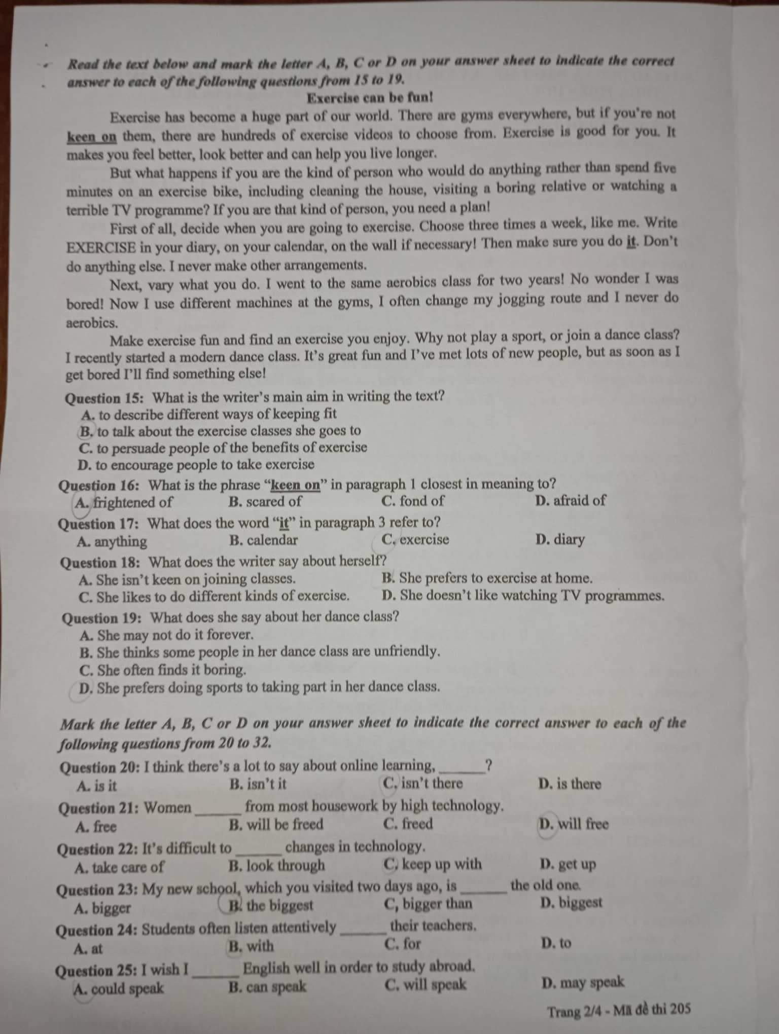 Đề thi vào 10 môn Anh Huế năm 2022